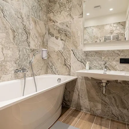 Dandelion Dzirnavu Near The Park Apartamento *