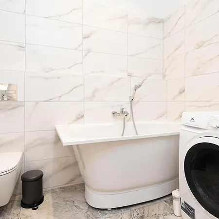 Dandelion Dzirnavu Near The Park Διαμέρισμα