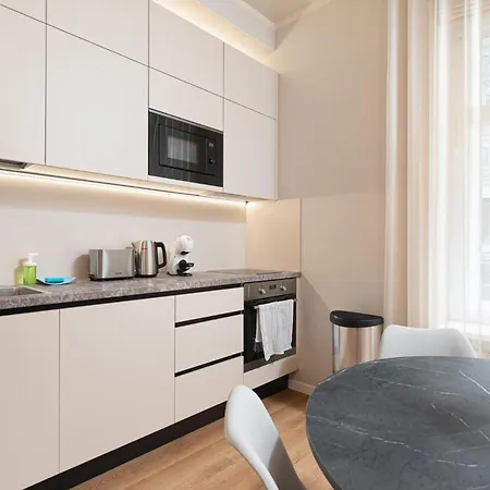 Dandelion Dzirnavu Near The Park * Ρίγα