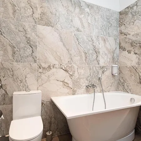 Apartamento Dandelion Dzirnavu Near The Park Riga