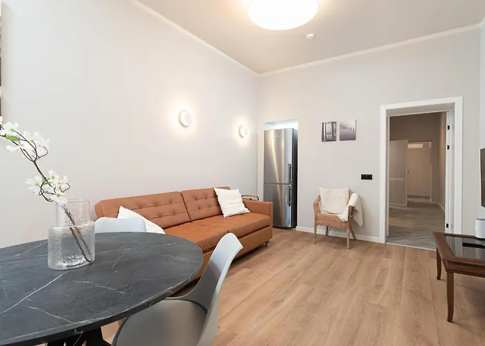 Dandelion Dzirnavu Near The Park Daire